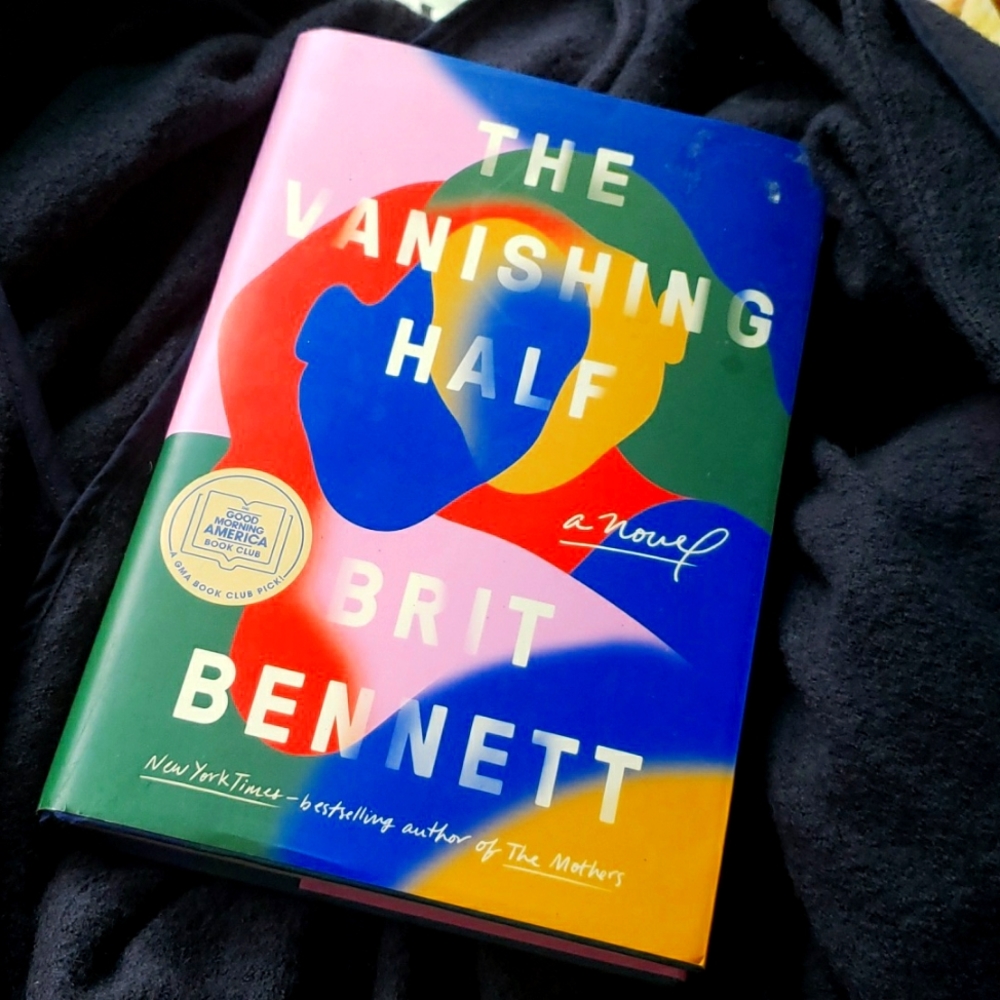 The Vanishing  Half - Book - Brit Bennett 2020 hardcover